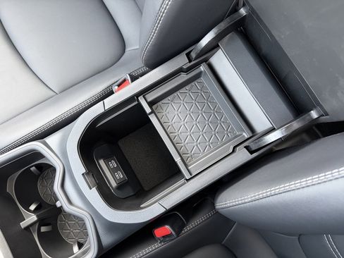 Used 2025 Toyota RAV4 XLE Premium image 26