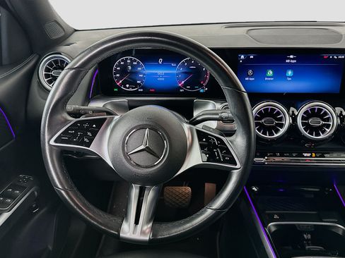 Used 2025 Mercedes-Benz GLB 250 image 18