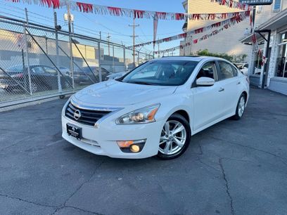 Used 2013 Nissan Altima 2.5 SL w/ Technology Pkg