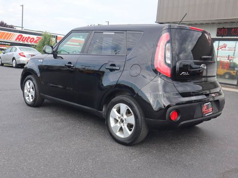 Used 2018 Kia Soul FWD image 10