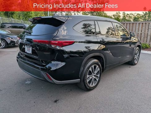 Used 2022 Toyota Highlander XLE FWD image 5