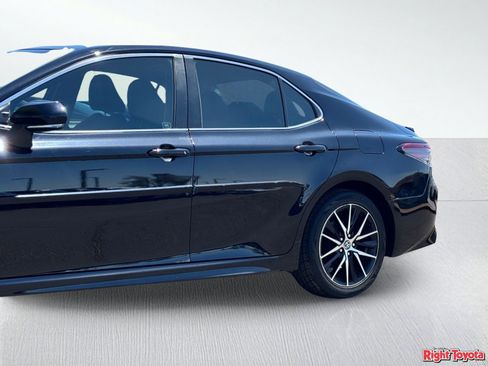 Used 2023 Toyota Camry SE FWD image 8