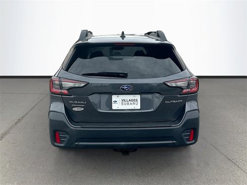 Used 2022 Subaru Outback Premium image 6