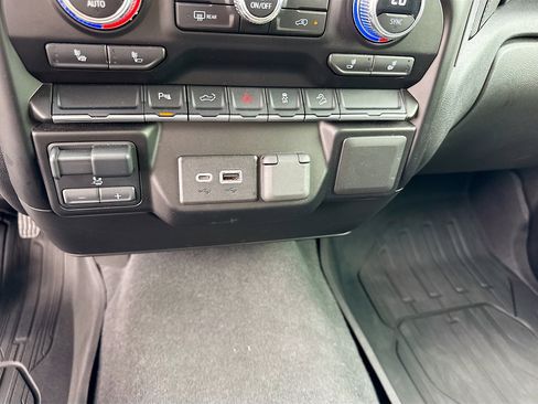Used 2023 GMC Sierra 2500 SLE w/ SLE Value Package; AWD/4WD image 29