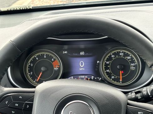 Used 2023 Jeep Cherokee Altitude Lux image 13