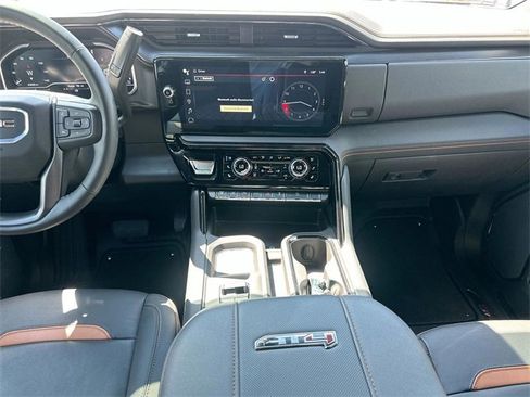 Used 2024 GMC Sierra 2500 AT4 w/ AT4 Premium Plus Package image 12