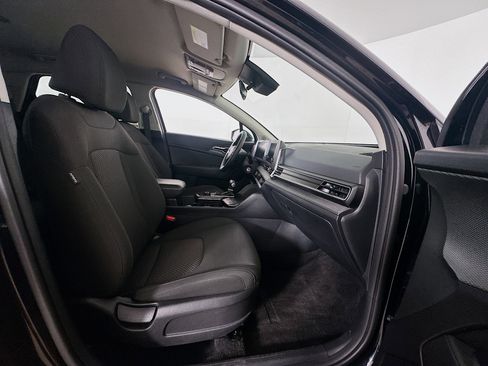 Used 2025 Kia Sportage LX image 30