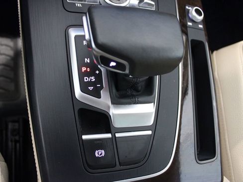 Used 2018 Audi Q5 Prestige w/ Prestige Package image 16