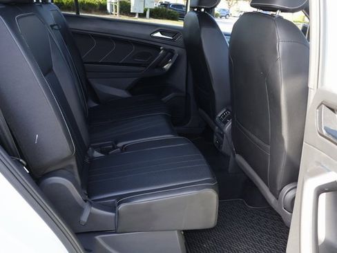 Certified 2023 Volkswagen Tiguan SE R-Line image 18