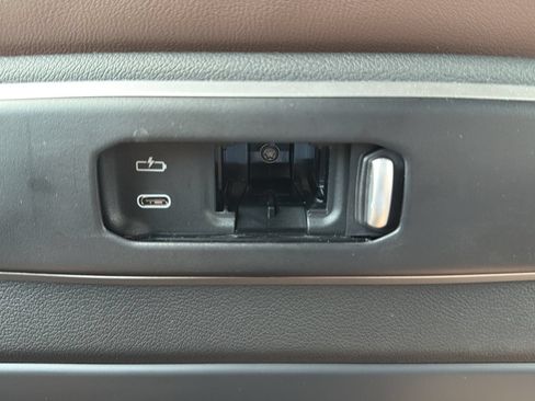 Used 2025 BMW X7 xDrive40i w/ M Sport Package AWD/4WD image 21