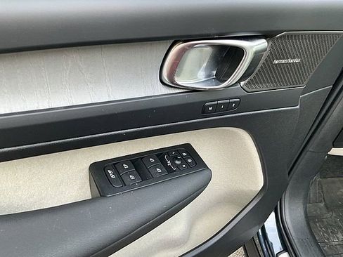 New 2026 Volvo XC40 B5 Ultra w/ Climate Package image 15