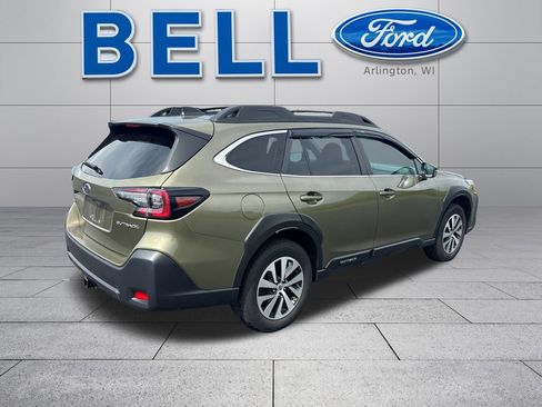 Used 2023 Subaru Outback Premium AWD/4WD image 3