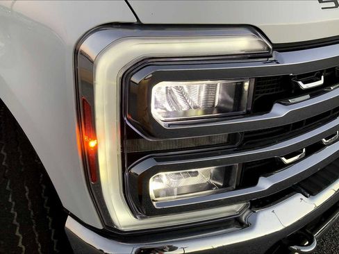 Certified 2024 Ford F250 Lariat w/ Lariat Ultimate Package image 24