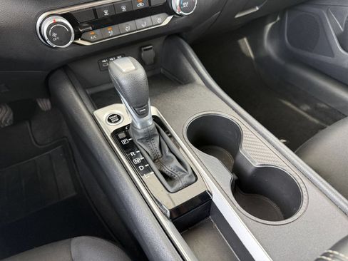 Used 2025 Nissan Altima 2.5 SV FWD image 41