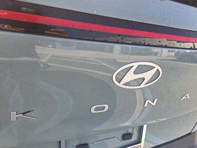 Used 2025 Hyundai Kona SEL FWD image 31