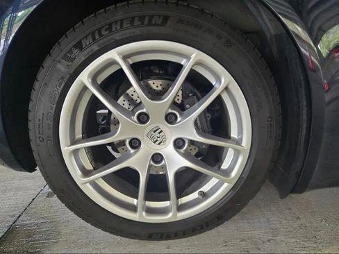 Used 2021 Porsche 718 Cayman RWD image 14