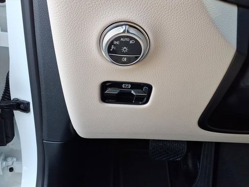 New 2026 Mercedes-Benz GLC 300 4MATIC image 17