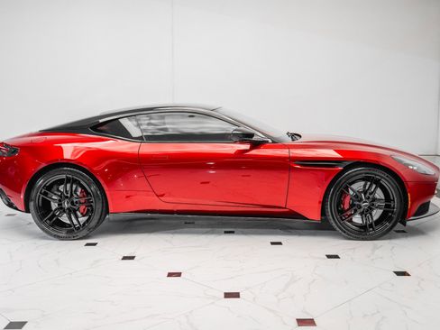 Used 2023 Aston Martin DB11 V8 Coupe image 39