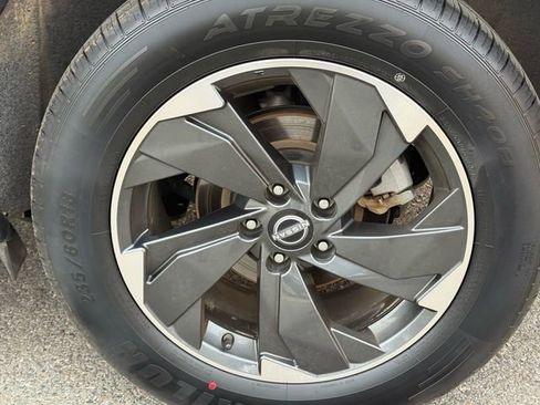 Used 2024 Nissan Rogue SV image 13