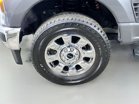 Used 2025 Ford F350 Lariat w/ Chrome Package image 8