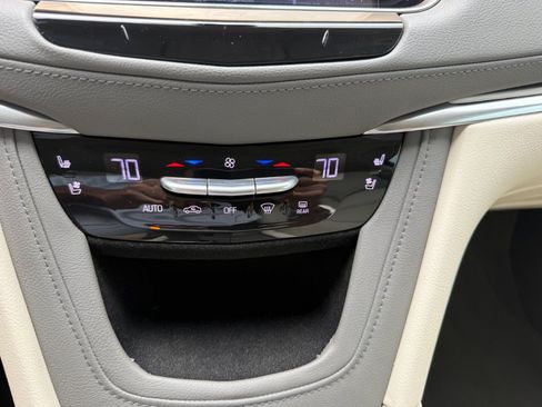 Used 2017 Cadillac XT5 Premium Luxury w/ Driver Assist Package FWD image 33