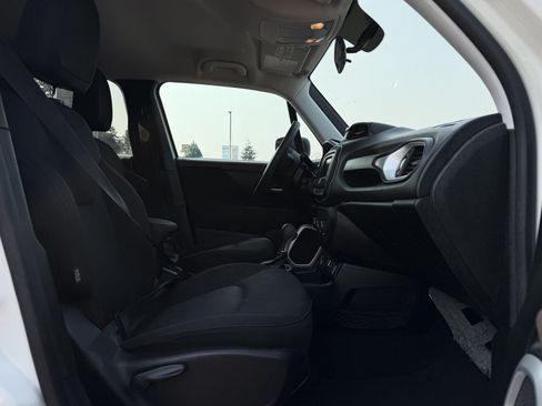 Used 2019 Jeep Renegade Sport w/ Sport Appearance Group AWD/4WD image 12