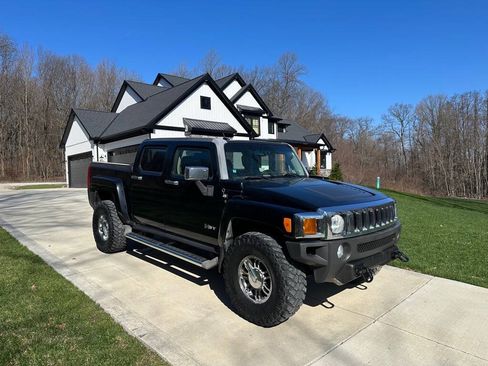 Used 2009 HUMMER H3T Alpha AWD/4WD image 1