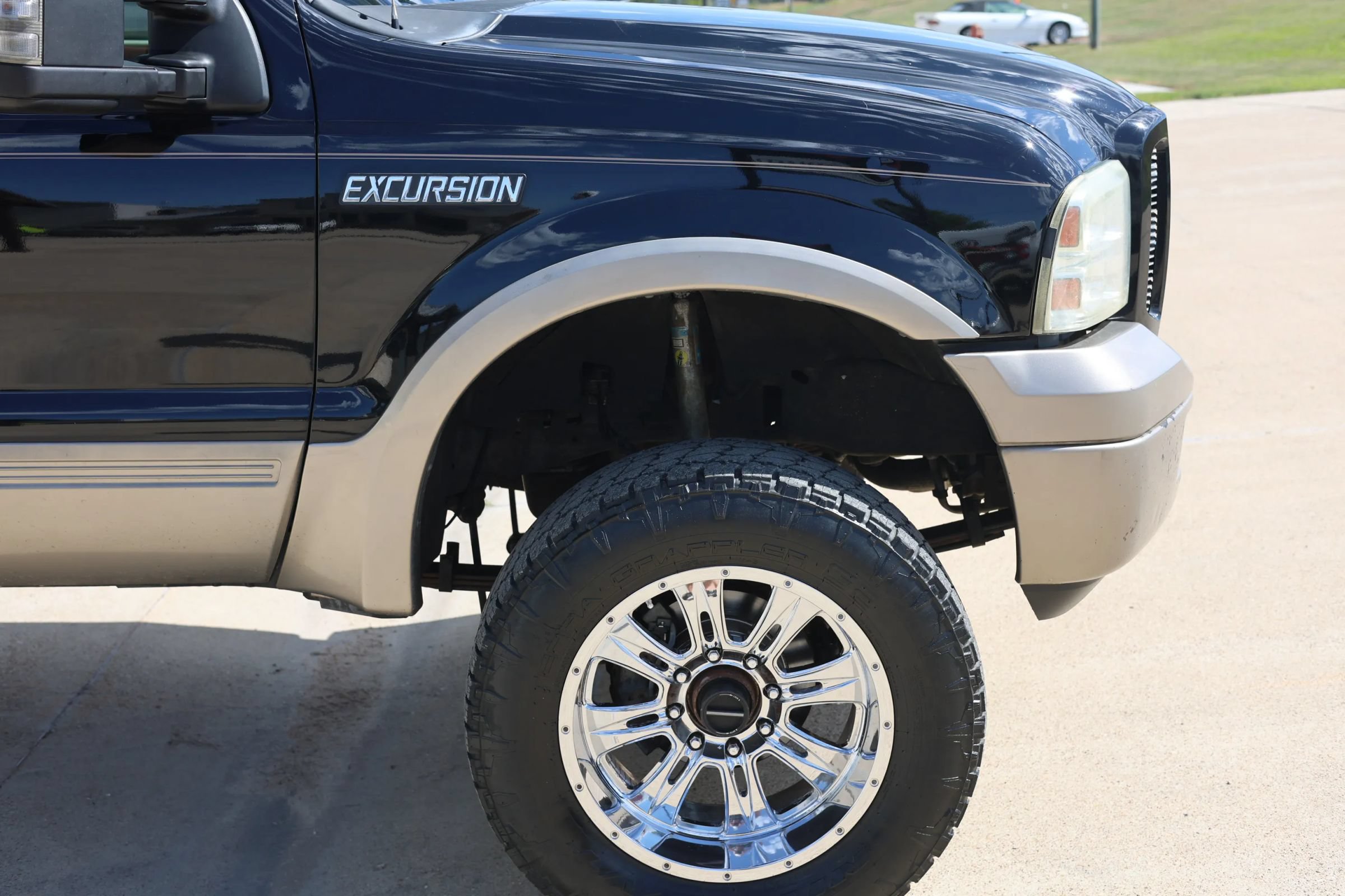 Used 2005 Ford Excursion Eddie Bauer AWD/4WD image 16