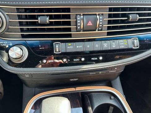 Used 2022 Lexus LS 500 w/ Interior Upgrade Package RWD image 15