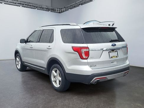Used 2016 Ford Explorer XLT w/ Equipment Group 201A image 5