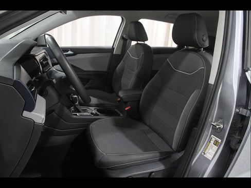 Certified 2024 Volkswagen Taos SE AWD/4WD image 5