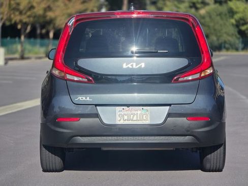 Used 2022 Kia Soul LX w/ Technology Package FWD image 7