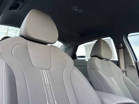 Certified 2025 Hyundai Elantra Blue image 19
