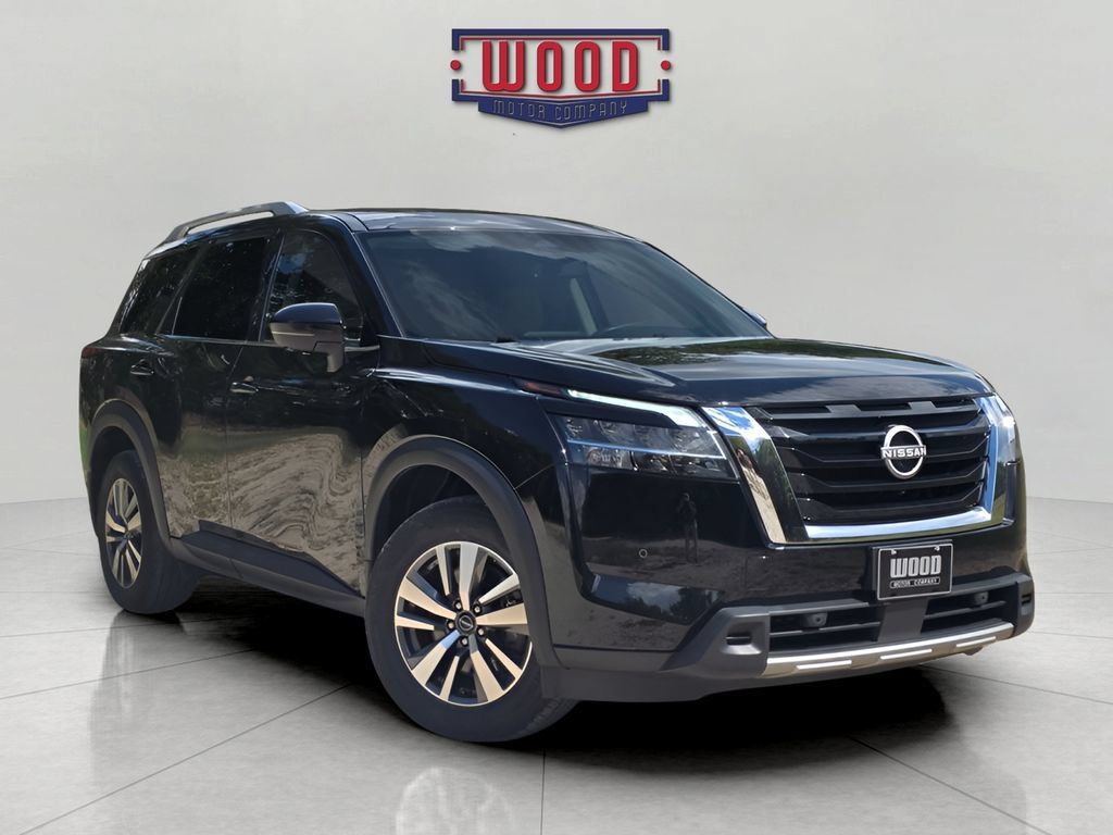 Used 2024 Nissan Pathfinder SL AWD/4WD image 1