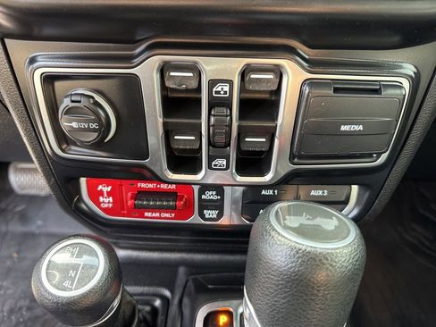 Used 2021 Jeep Wrangler Unlimited Rubicon image 37