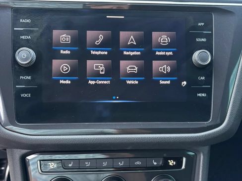 Used 2021 Volkswagen Tiguan SE R-Line FWD image 11