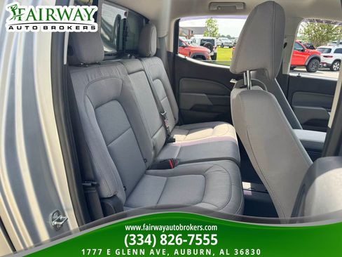 Used 2019 Chevrolet Colorado LT w/ LT Convenience Package RWD image 12