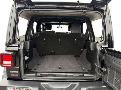 Used 2021 Jeep Wrangler Unlimited Rubicon AWD/4WD image 17