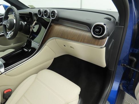 Certified 2025 Mercedes-Benz GLC 300 image 18