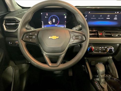 Used 2025 Chevrolet TrailBlazer LT w/ Driver Confidence Package AWD/4WD image 5