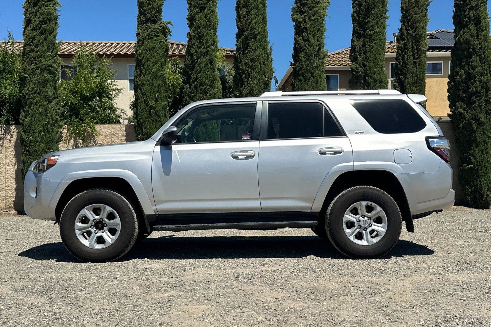 Used 2017 Toyota 4Runner SR5 RWD image 6