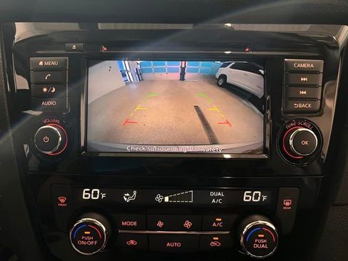 Used 2020 Nissan Rogue SV image 21