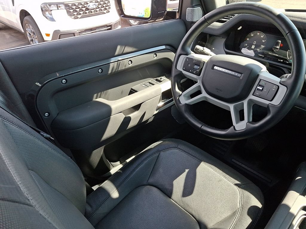 Used 2023 Land Rover Defender 130 X-Dynamic SE AWD/4WD image 14
