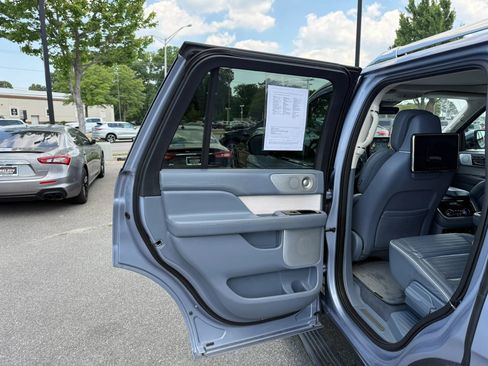 Used 2019 Lincoln Navigator Black Label AWD/4WD image 19