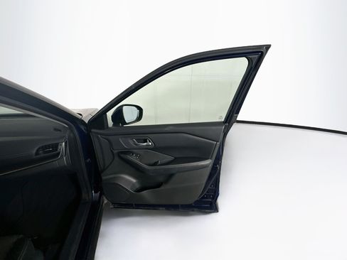 Used 2026 Nissan Rogue SV FWD image 31