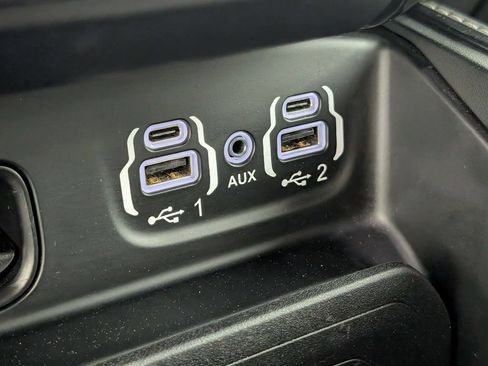 Used 2022 RAM 2500 Limited AWD/4WD image 21
