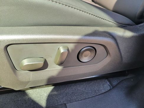 New 2026 GMC Canyon Elevation w/ Convenience Package image 19