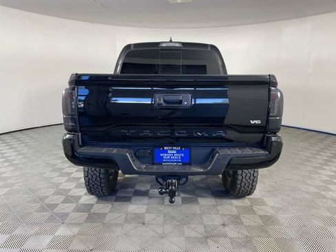 Used 2018 Toyota Tacoma TRD Sport w/ Technology Package AWD/4WD image 25