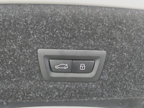Used 2026 BMW 330i Sedan w/ Convenience Package RWD image 27