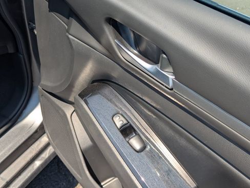 Used 2024 Nissan Altima 2.5 SR FWD image 34